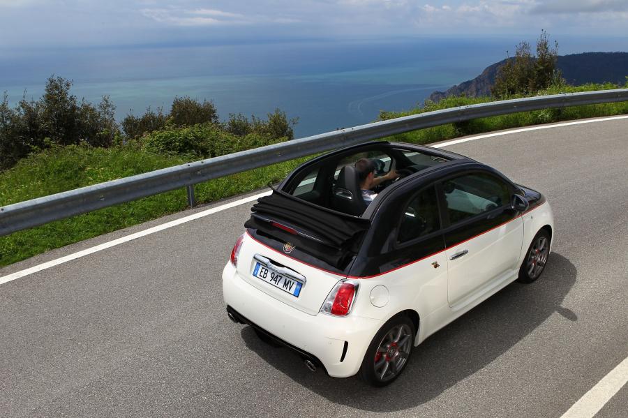  Fiat Abarth 500C 2011 года  (фото 19 из 49)
